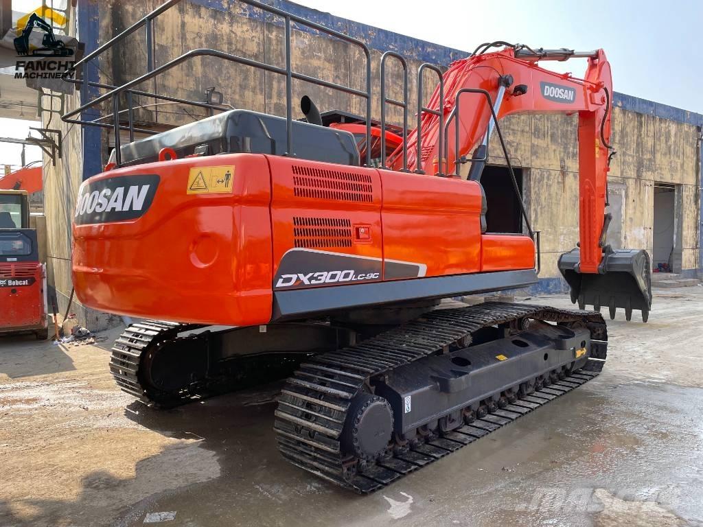 Doosan DX 300 LCA Koparki gąsienicowe