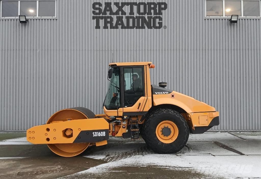 Volvo SD160 B, Vält Walce ogumione