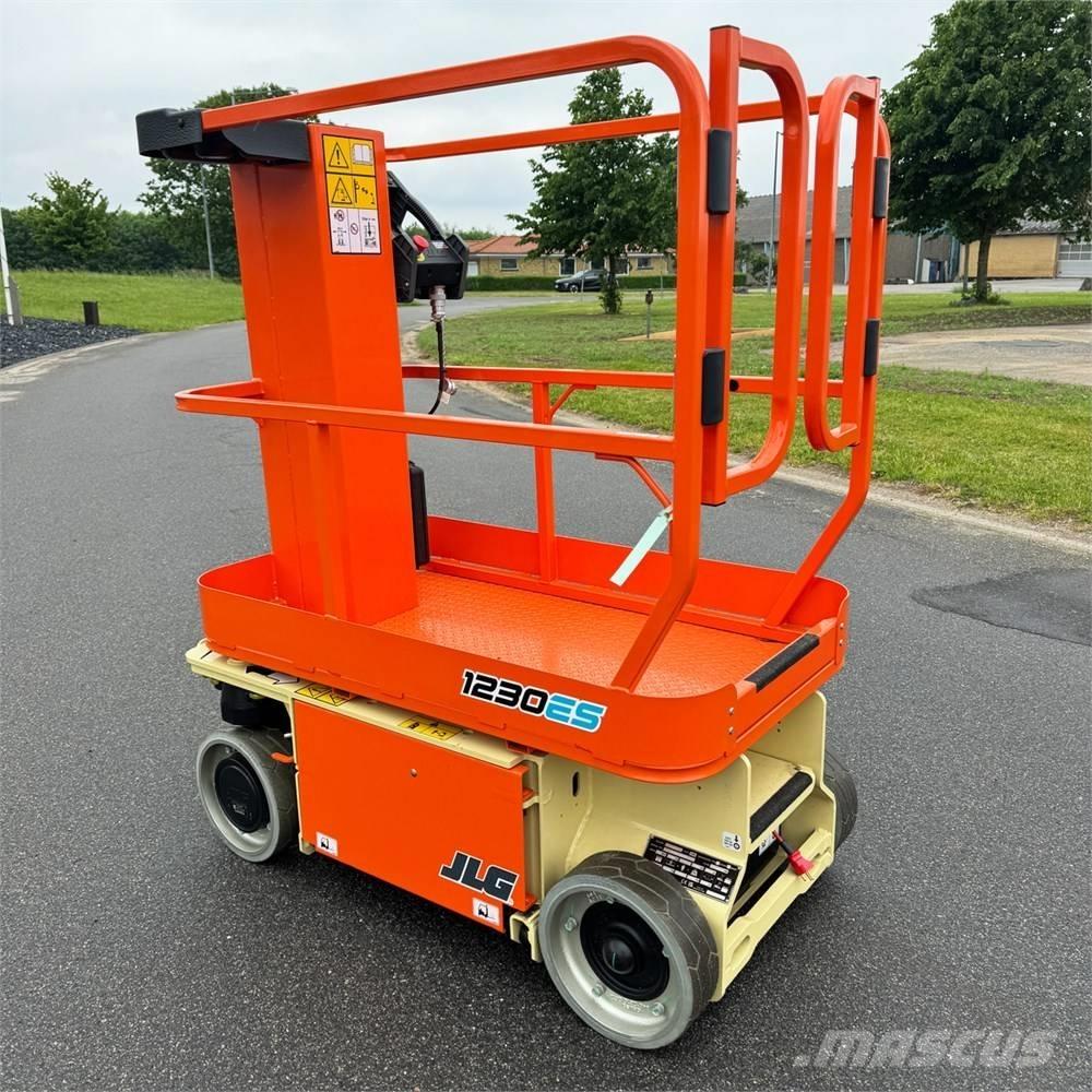 JLG 1230 ES Podnośniki masztowe