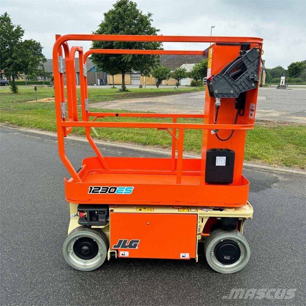 JLG 1230 ES Podnośniki masztowe