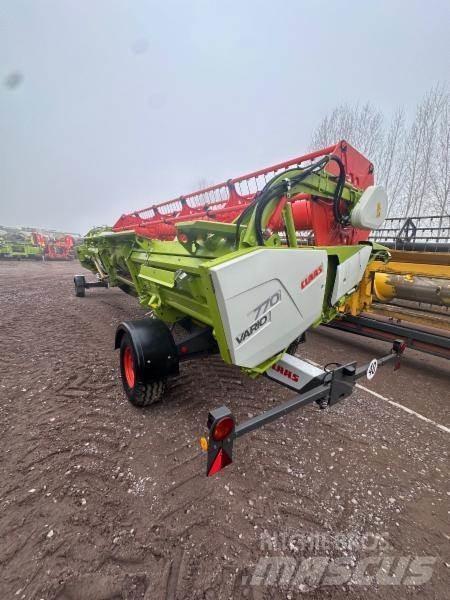 CLAAS TRION 530 Kombajny zbożowe