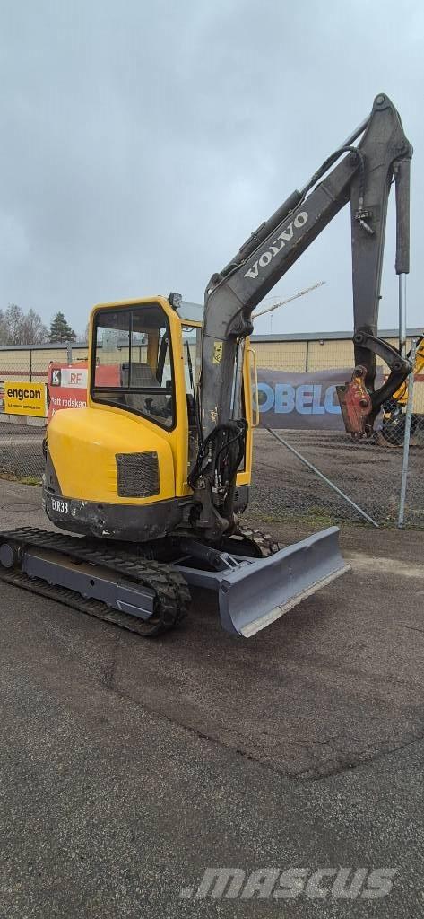 Volvo ECR 38 Minikoparki