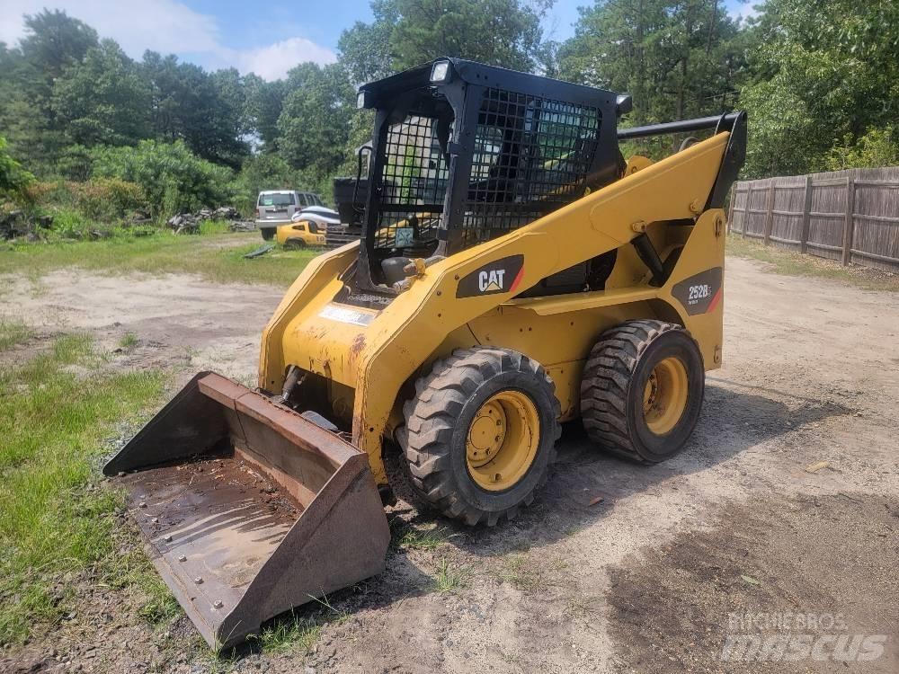 CAT 252 B 3 Ładowarki burtowe