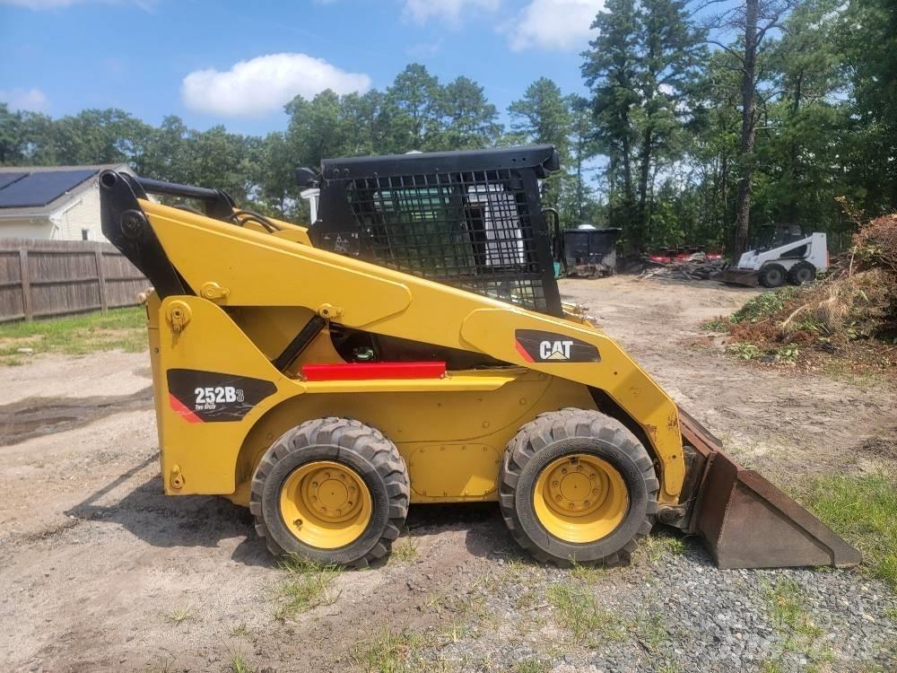 CAT 252 B 3 Ładowarki burtowe