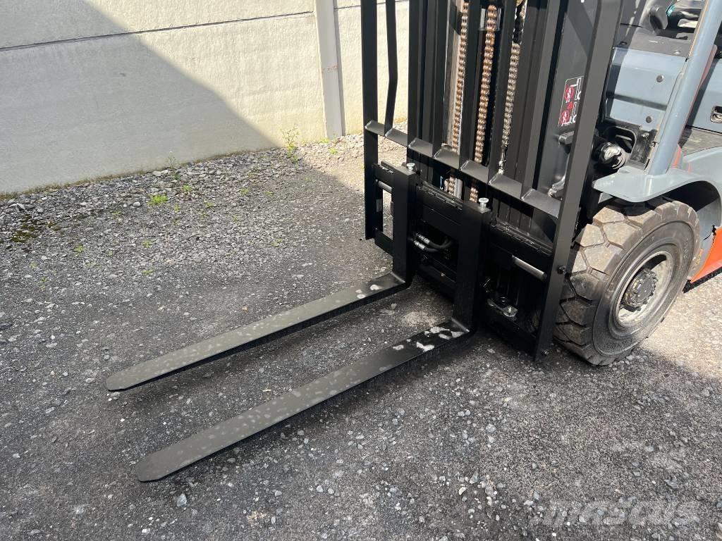 Toyota 02-8 FGF 25 Wózki LPG