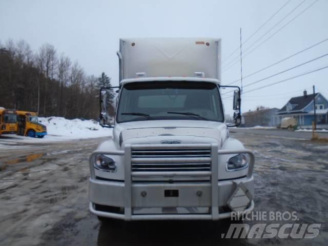 Freightliner M2 106 Samochody ciężarowe ze skrzynią zamkniętą