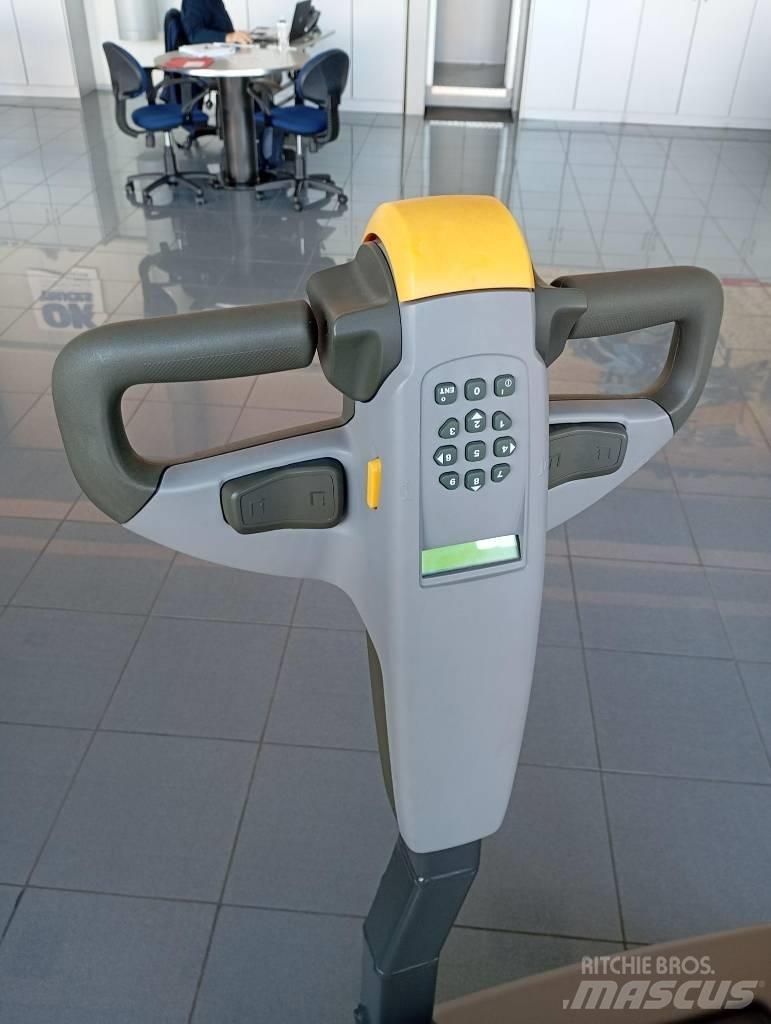 UniCarriers PS 125 Samojezdne maszyny do załadunku