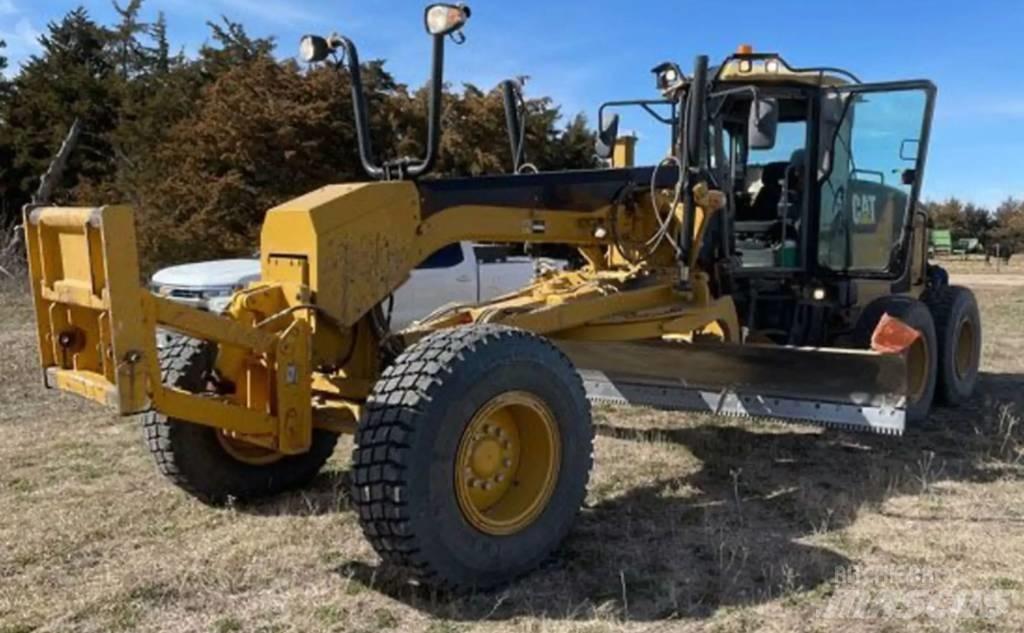 CAT 140M Równiarki