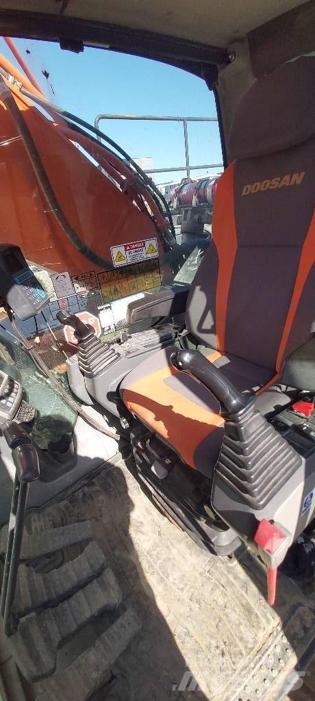 Doosan DX 300 LC Koparki gąsienicowe
