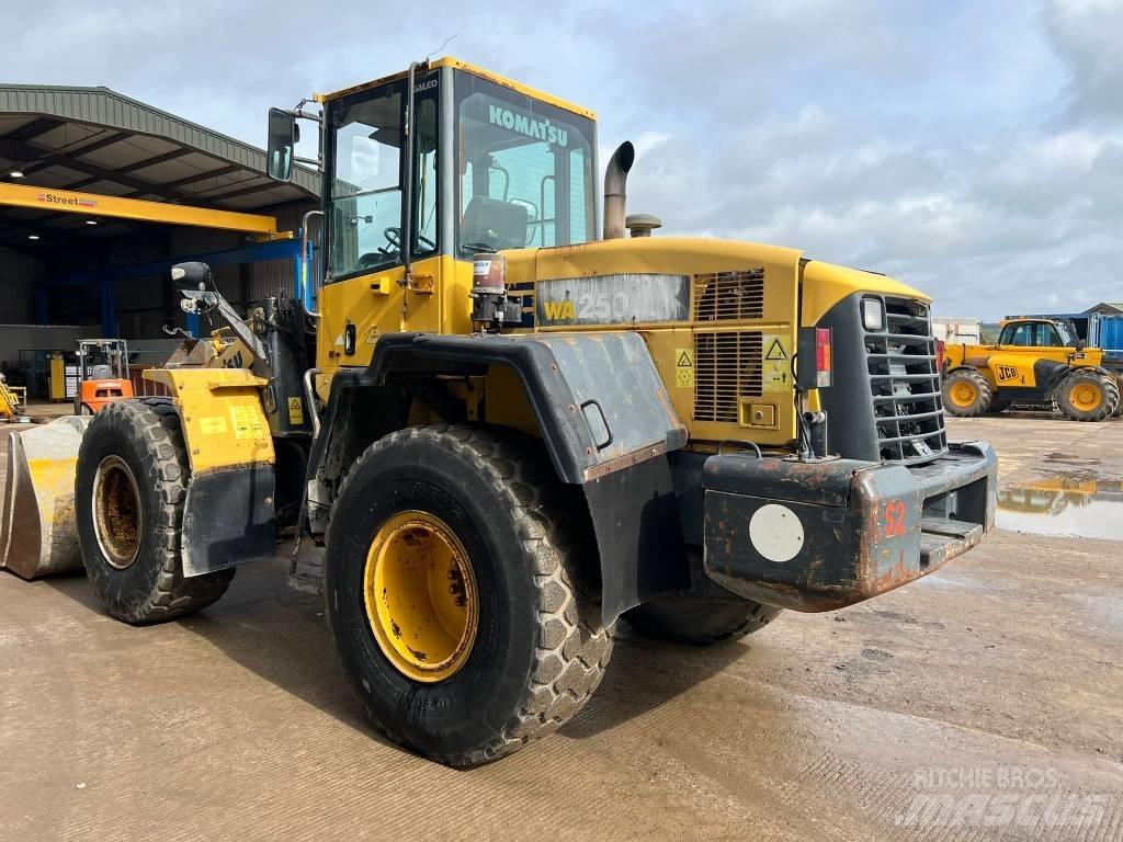 Komatsu WA 250-5H Ładowarki kołowe