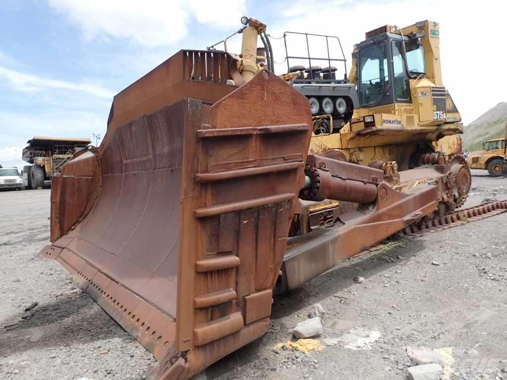 Komatsu D 575 A-3 Spycharki gąsienicowe
