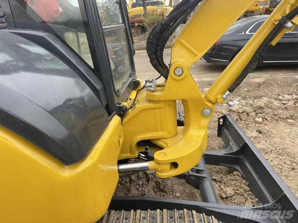 Komatsu PC 40MR Minikoparki