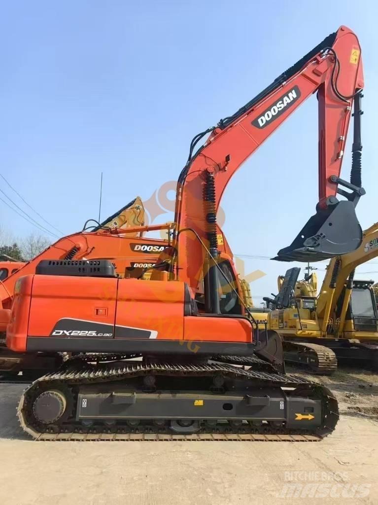 Doosan DX 225 LC Koparki gąsienicowe