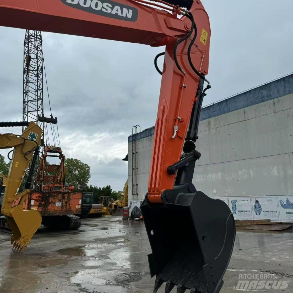 Doosan DX 225 LC Koparki gąsienicowe
