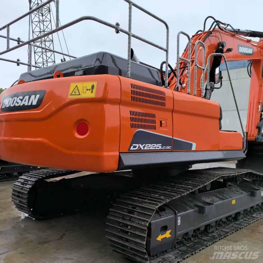 Doosan DX 225 LC Koparki gąsienicowe