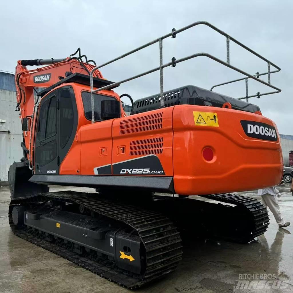 Doosan DX 225 LC Koparki gąsienicowe