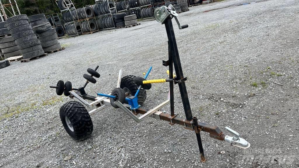  Båtvagn Fyrhjuling Inne przyczepy