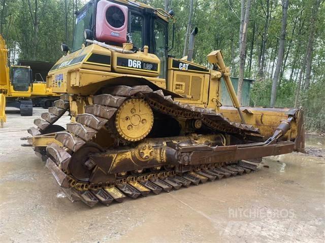 CAT D 6 R Spycharki gąsienicowe