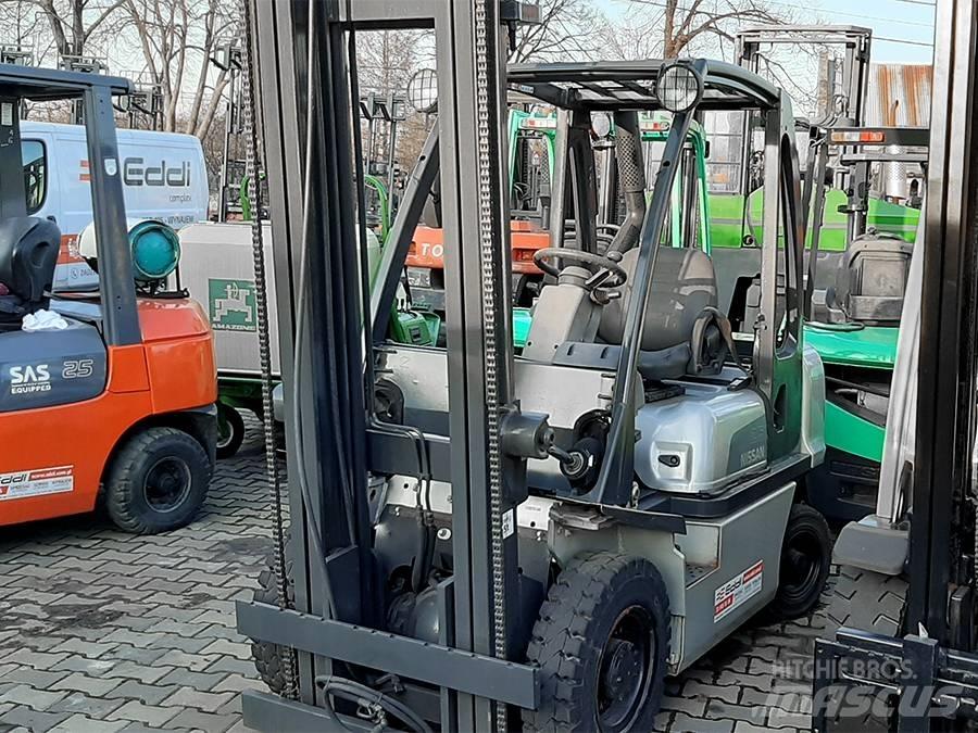 Nissan Y1D2A25Q Wózki Diesla
