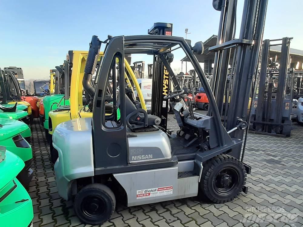 Nissan Y1D2A25Q Wózki Diesla