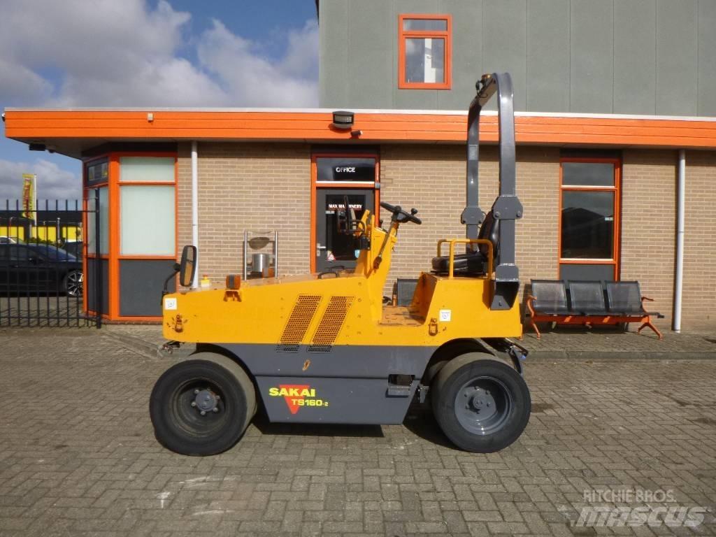 Sakai TS160-2 Walce ogumione