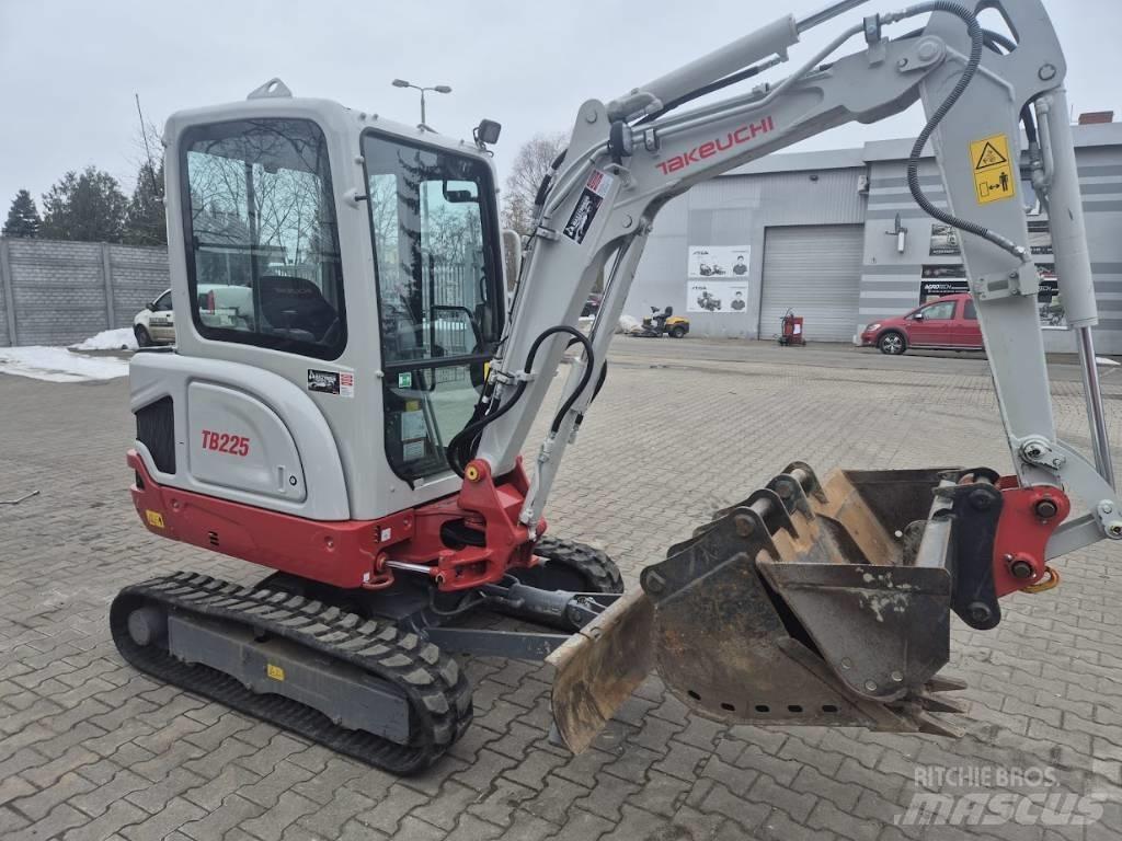 Takeuchi TB 225 Minikoparki