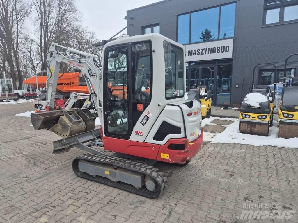 Takeuchi TB 225 Minikoparki