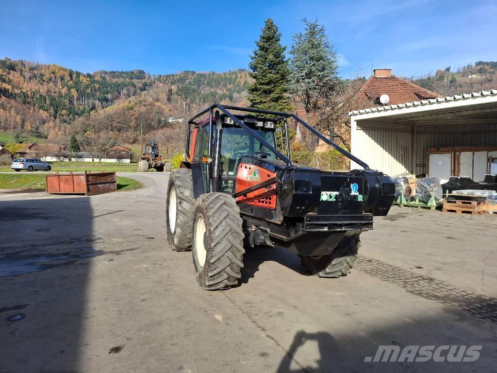 Valtra 8550 Traktory leśne