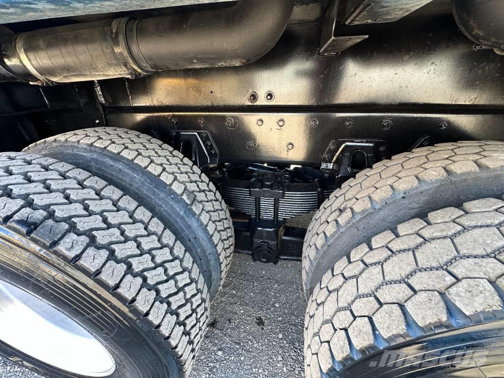 Freightliner 114 SD Kombi / koparki ssące