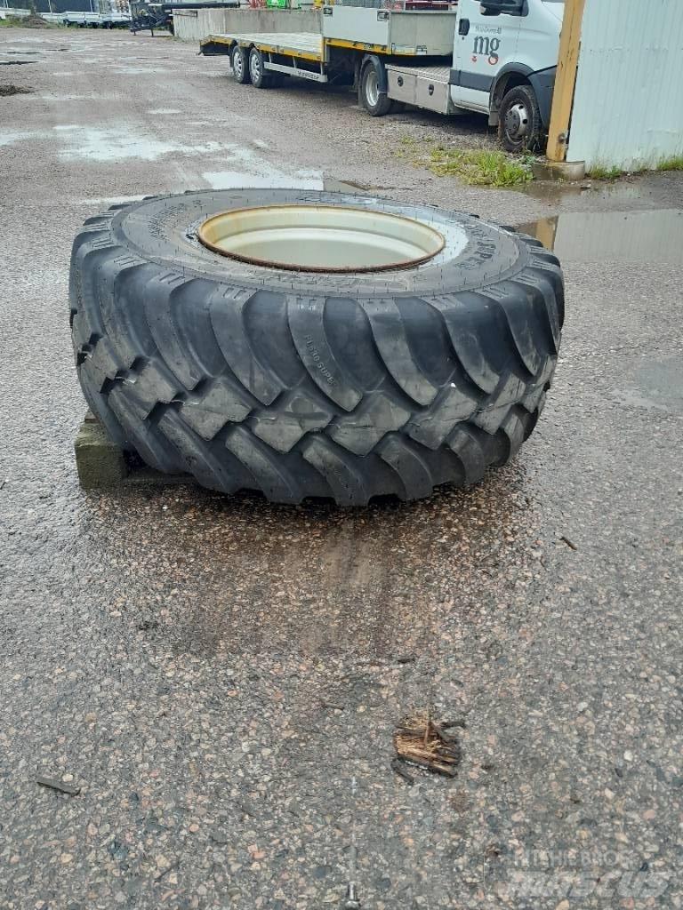 BKT 650/60R30,5 Hjul Opony, koła i felgi