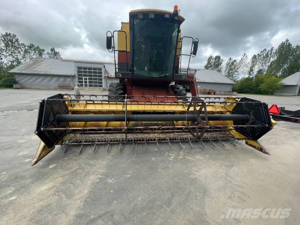 New Holland L520 Kombajny zbożowe