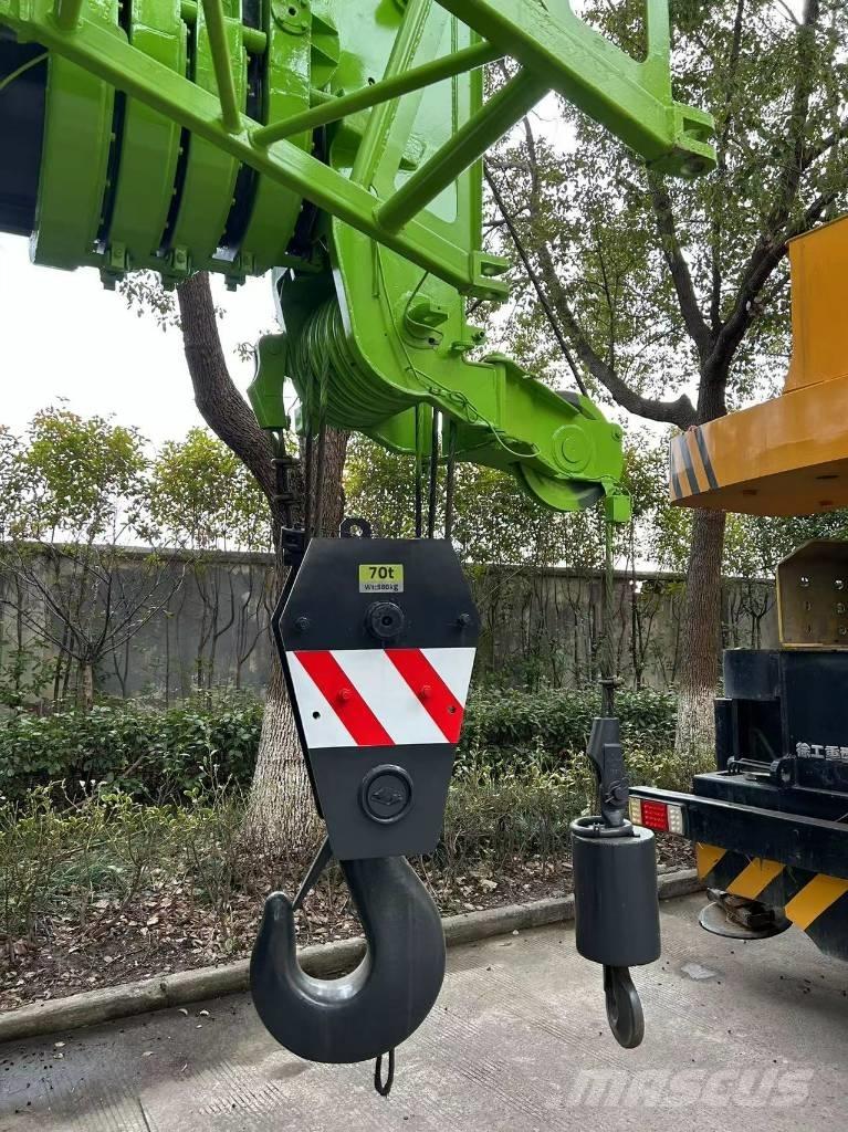 Zoomlion ZTC 700 V Żurawie szosowo-terenowe