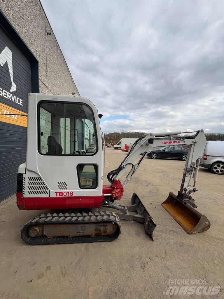 Takeuchi TB016 Minikoparki