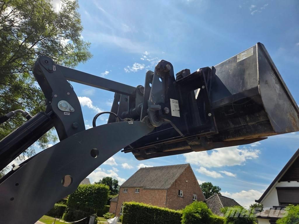 GiANT G2700HD X-TRA Ładowarki wielofunkcyjne