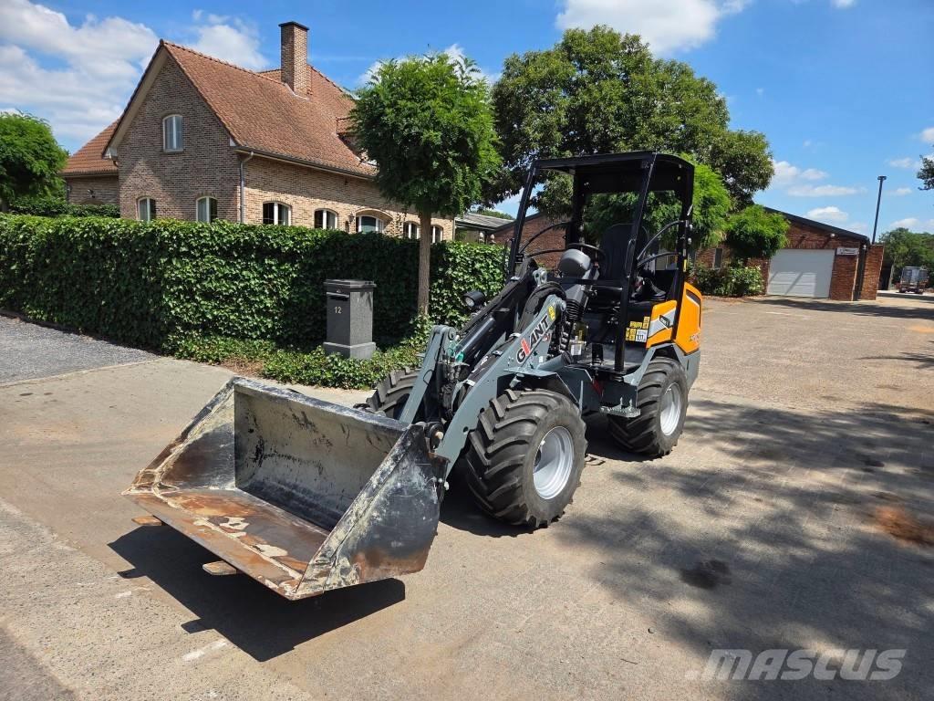 GiANT G2700HD X-TRA Ładowarki wielofunkcyjne