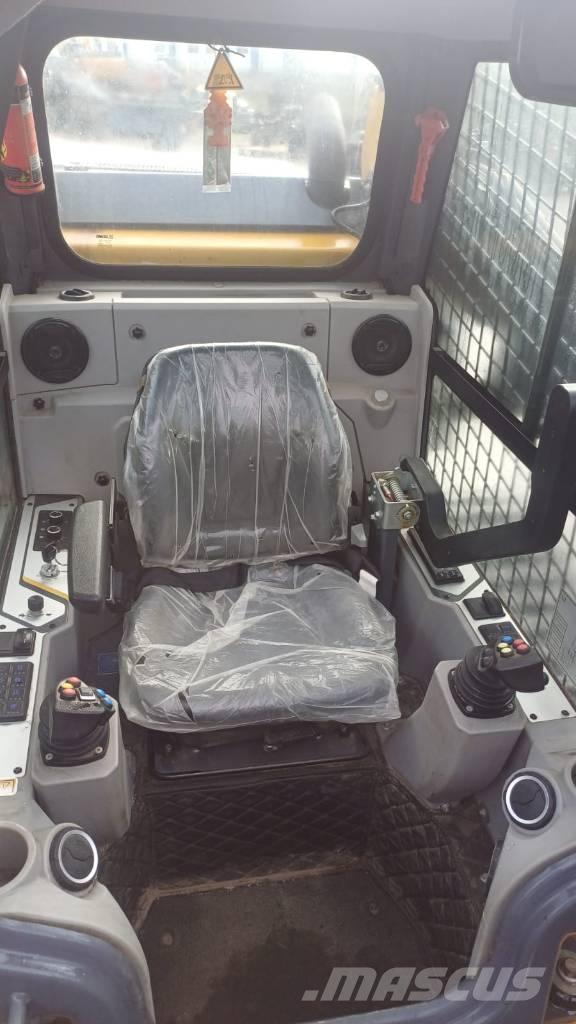 XCMG XC7-TV12 Ładowarki gąsienicowe