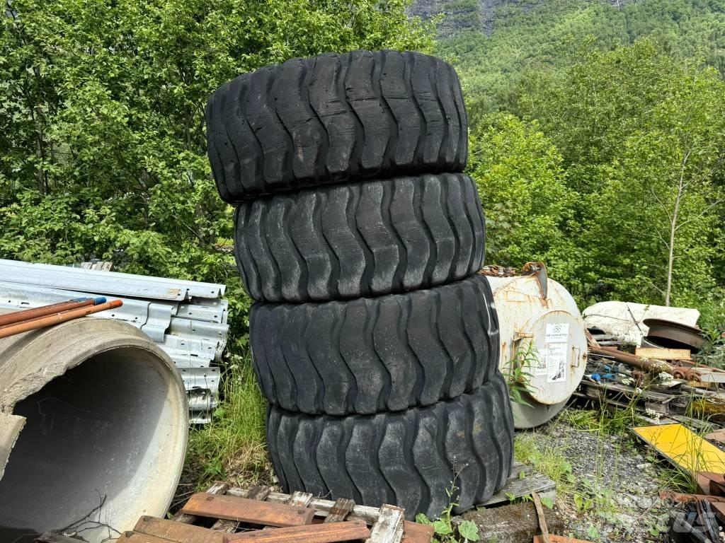 Goodyear 23,5R25 Opony, koła i felgi