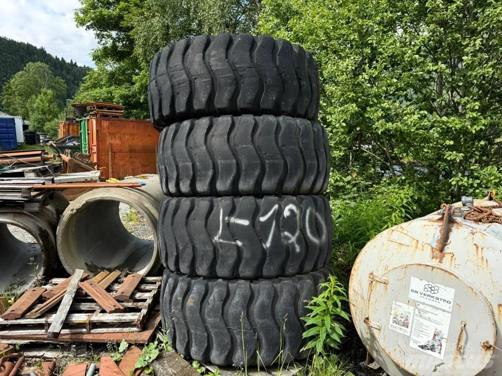Goodyear 23,5R25 Opony, koła i felgi