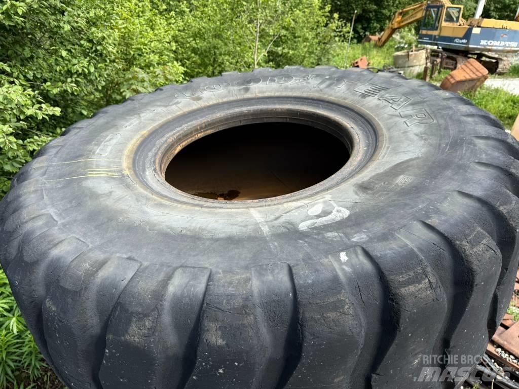 Goodyear 23,5R25 Opony, koła i felgi