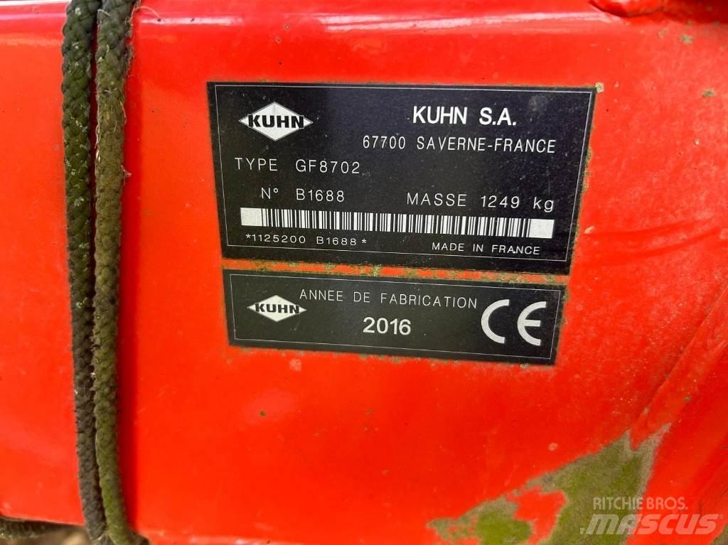 Kuhn GF8702 Zgrabiarki i przetrząsacze