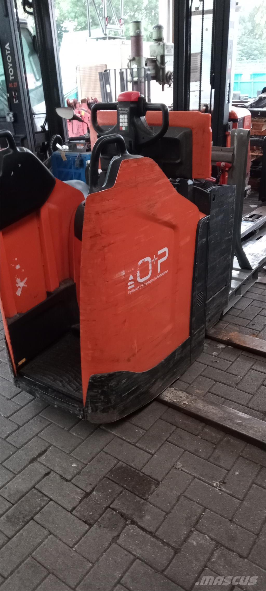 Toyota LPE 250 Wózki widłowe unoszące z dyszlem