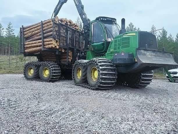 John Deere 1910 Forwardery