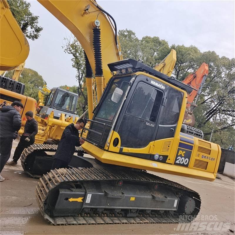 Komatsu PC200-8 Koparki gąsienicowe