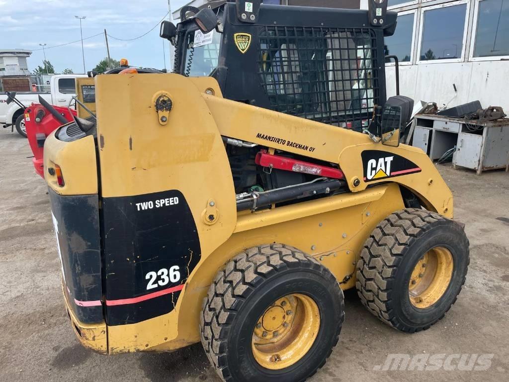 CAT 236 Ładowarki burtowe