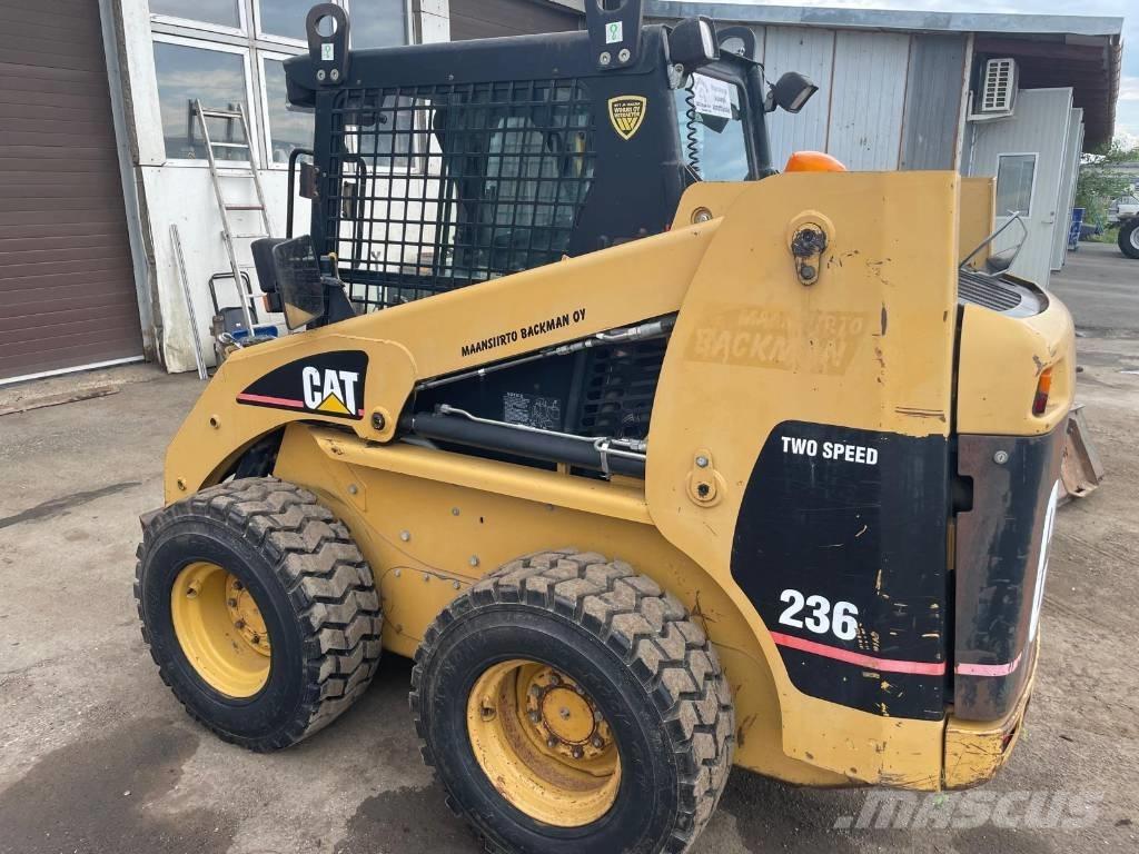 CAT 236 Ładowarki burtowe