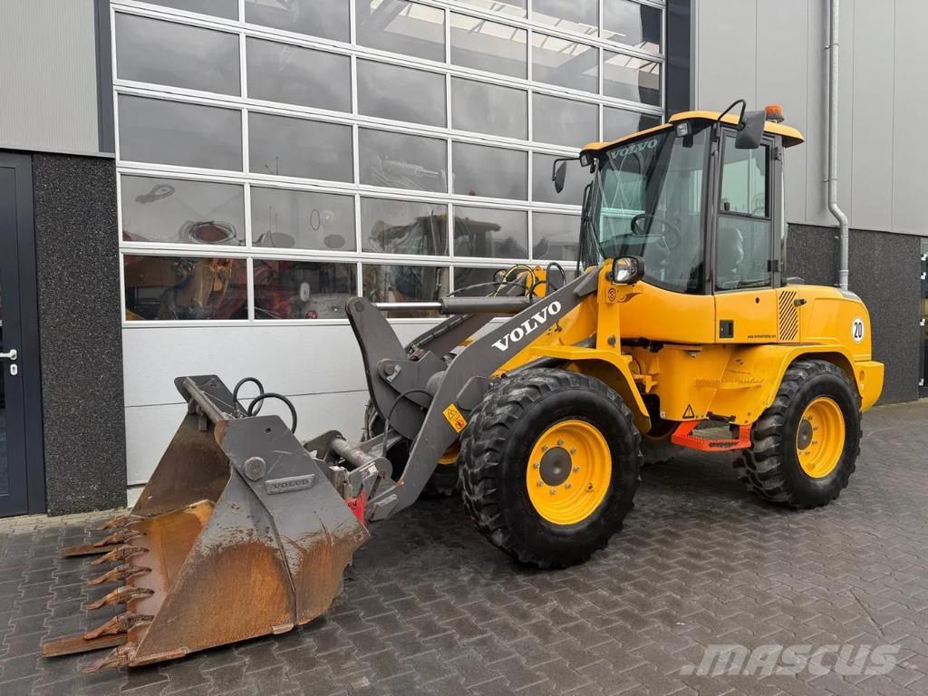 Volvo L30G Ładowarki kołowe