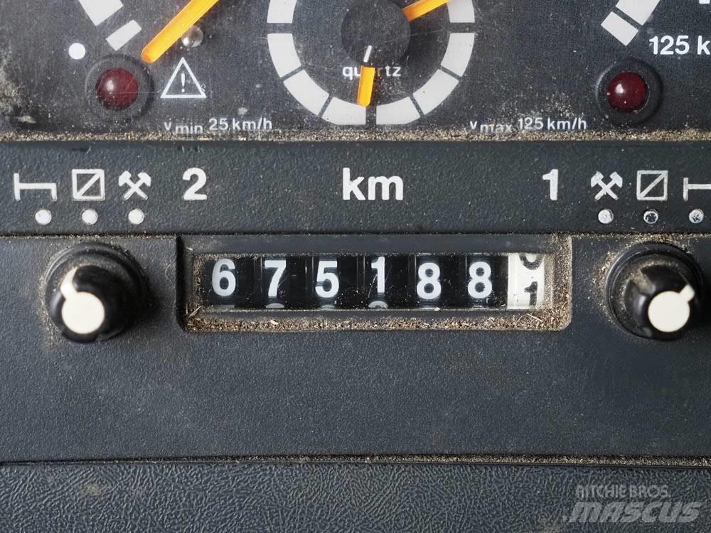 Scania 94 D 260 Ciężarówki typu Platforma / Skrzynia