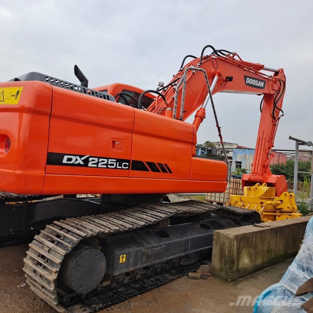 Doosan DX 225 Koparki gąsienicowe