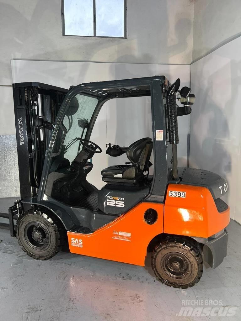 Toyota 02-8 FD F 25 Wózki Diesla