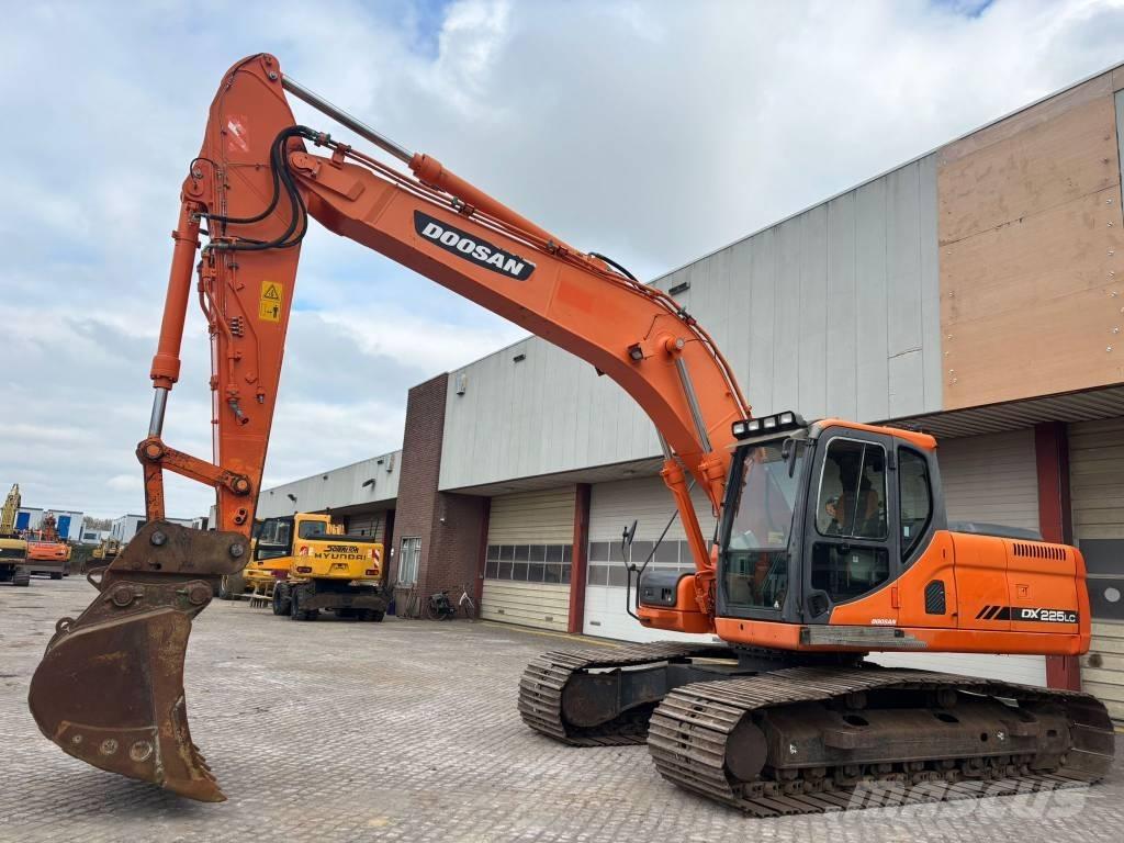 Doosan DX 225 LC Koparki gąsienicowe